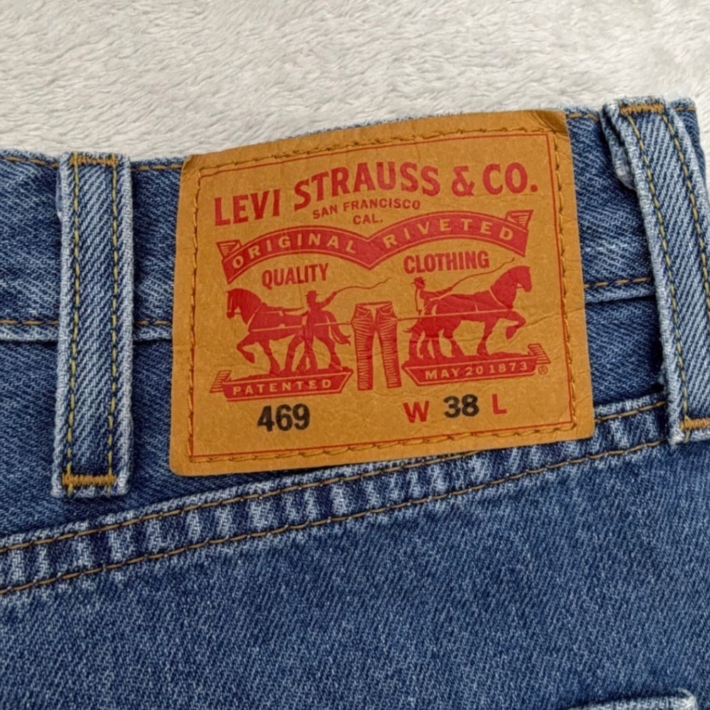 Levi's Denim Shorts Mens 38 Blue 469 Loose Fit Cut Off Distressed - Picture 3 of 12